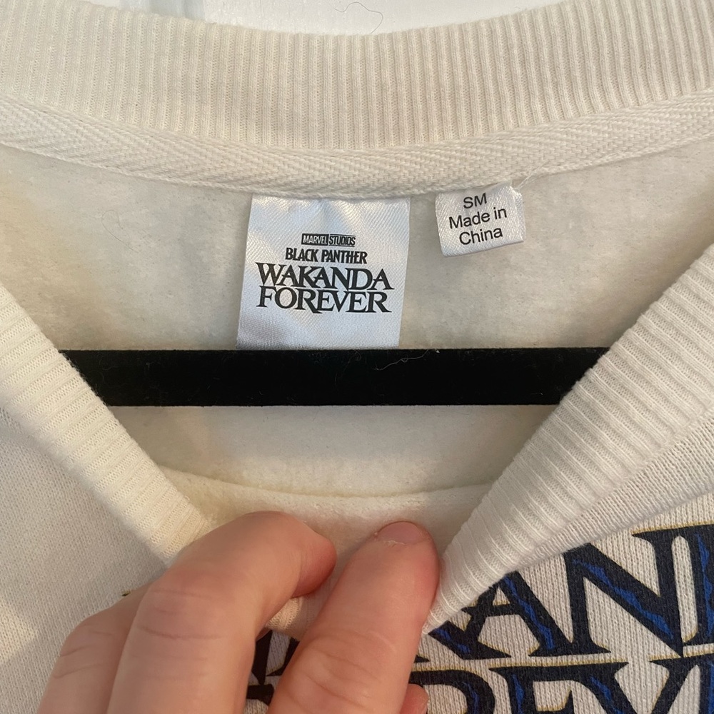 Marvel Wakanda Forever Sweatshirt, Medium NWOT - Picture 3 of 4